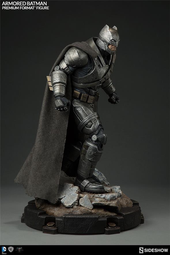 BATMAN V SUPERMAN ARMOR BATMAN PREMIUM FORMAT