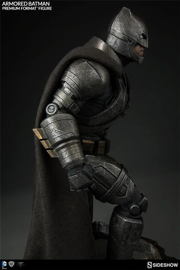 BATMAN V SUPERMAN ARMOR BATMAN PREMIUM FORMAT