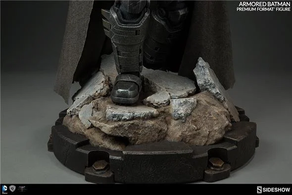 BATMAN V SUPERMAN ARMOR BATMAN PREMIUM FORMAT