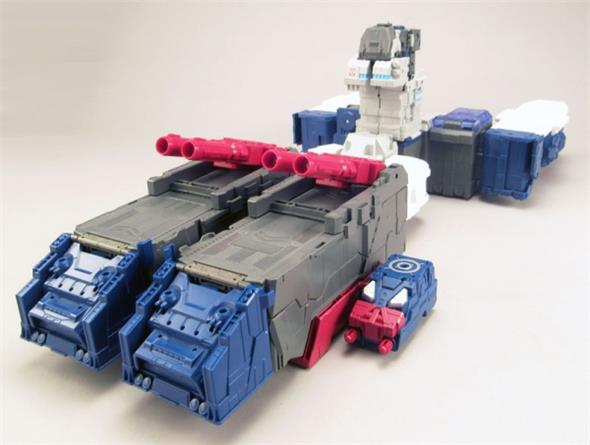 TRANSFORMERS LG31 FORTRESS MAXIMUS