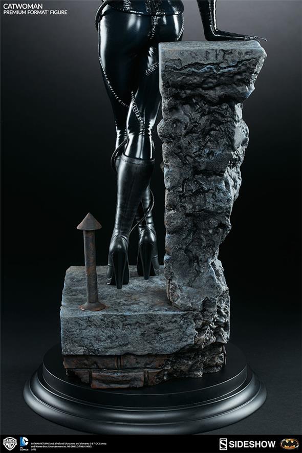 BATMAN RETURNS CATWOMAN 1992 PREMIUM FORMAT