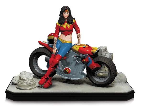 DC COMICS - GOTHAM CITY GARAGE WONDER WOMAN STATUE
