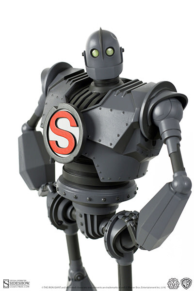 IRON GIANT DELUXE COLLECTIBLE FIGURE