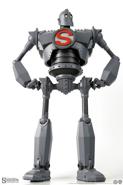 IRON GIANT DELUXE COLLECTIBLE FIGURE