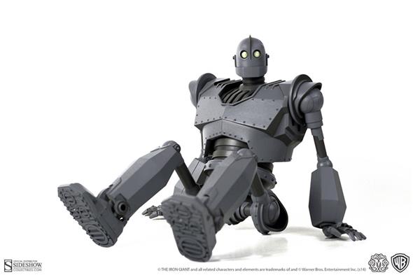 IRON GIANT DELUXE COLLECTIBLE FIGURE