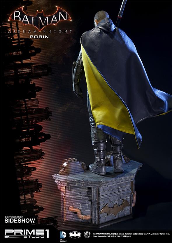 BATMAN ARKHAM KNIGHT - ROBIN MUSEUM STATUE