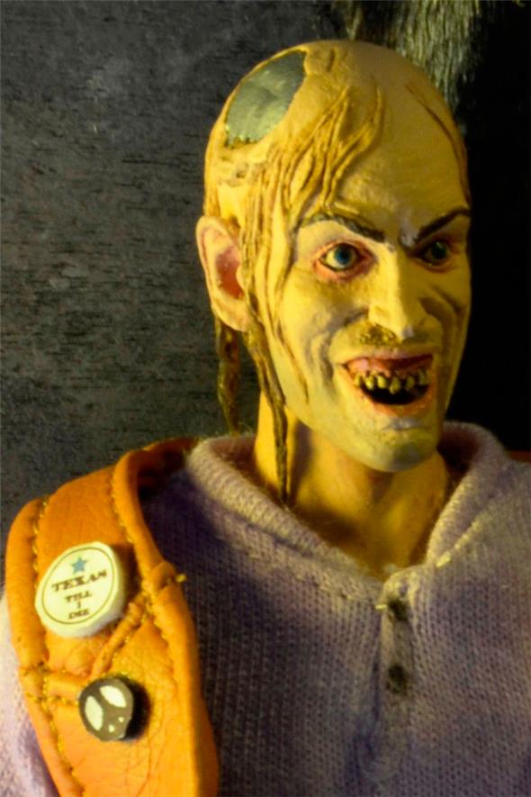 NECA - TEXAS CHAINSAW MASS 2 CHOP TOP CLOTH FIGURE