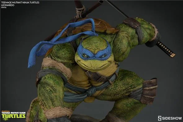 TMNT LEONARDO STATUE