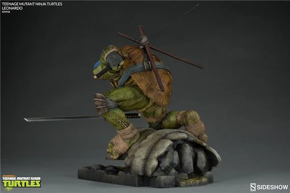 TMNT LEONARDO STATUE