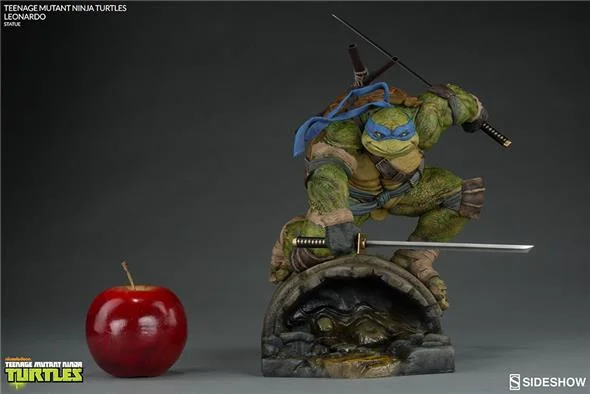 TMNT LEONARDO STATUE