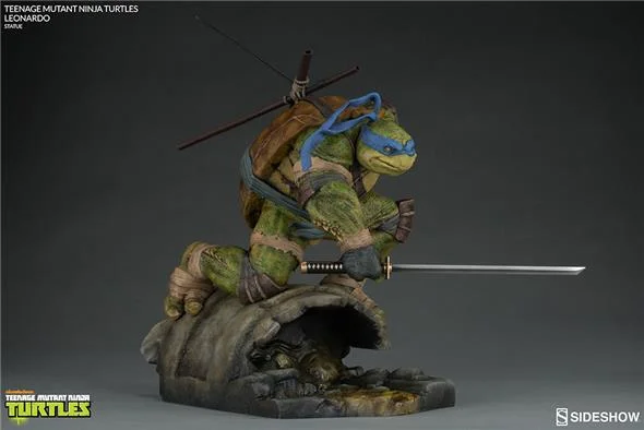 TMNT LEONARDO STATUE