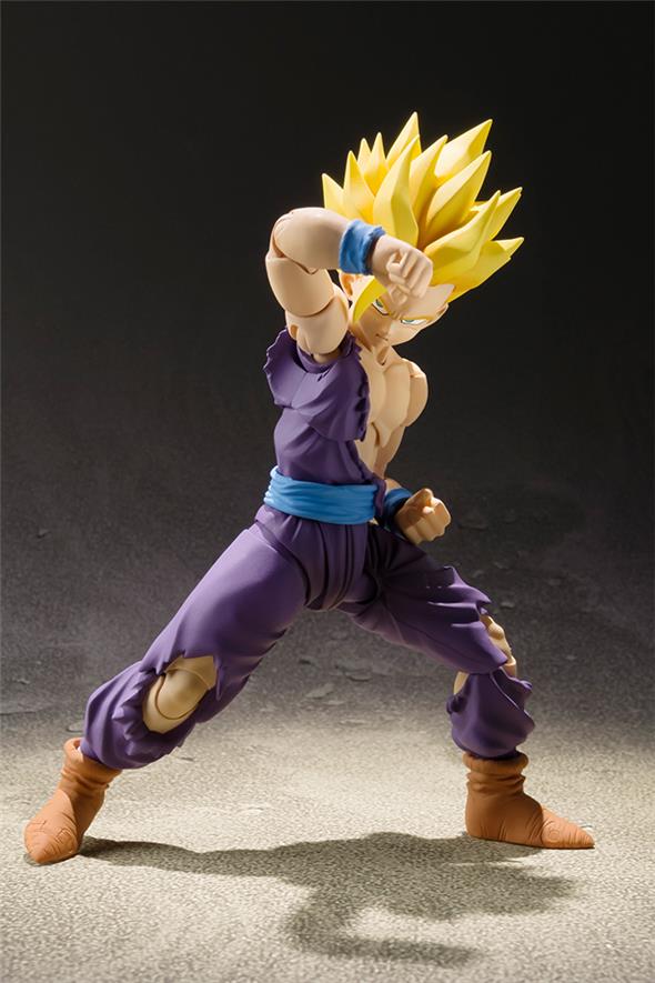 S.H. FIGUARTS - DRAGON BALL Z SUPER SAIYAN 2 SON GOHAN
