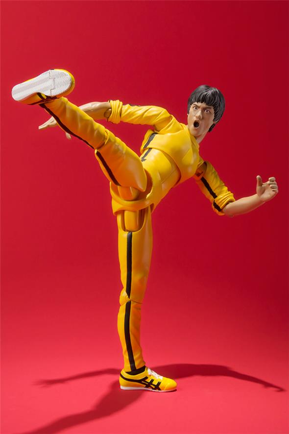 S.H. FIGUARTS BRUCE LEE YELLOW SUIT