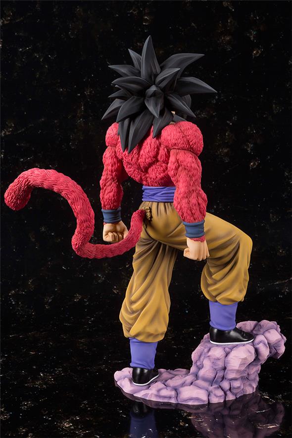 DRAGON BALL GT - FIGUARTS ZERO SON GOKU SUPER SAIYAN 4
