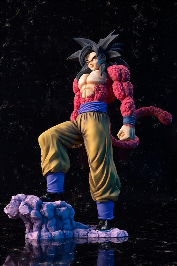 DRAGON BALL GT - FIGUARTS ZERO SON GOKU SUPER SAIYAN 4