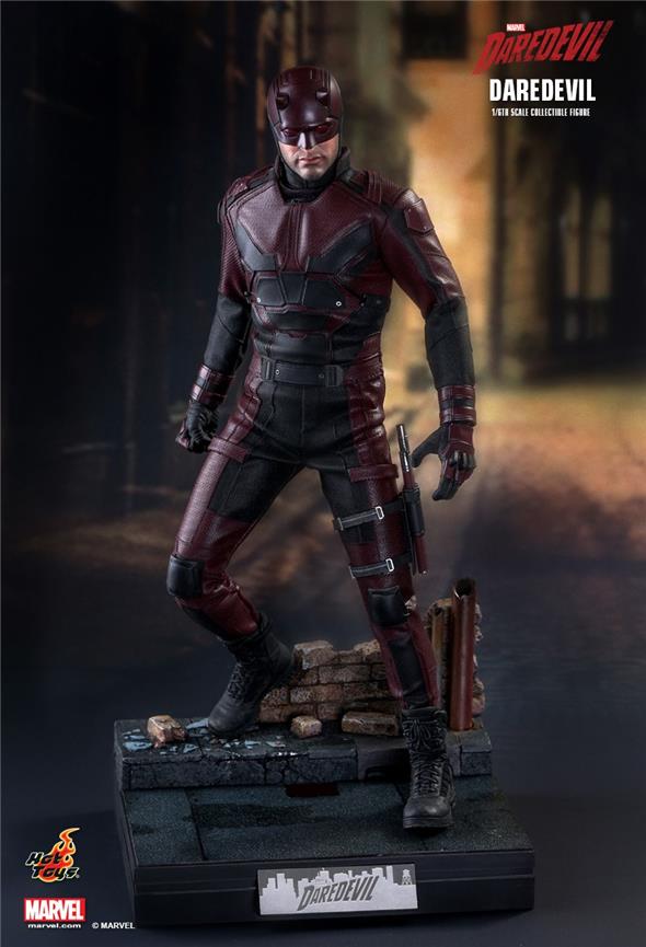 1/6 HOT TOYS - DAREDEVIL