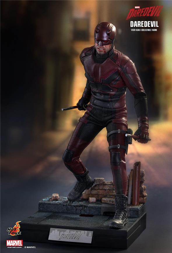 1/6 HOT TOYS - DAREDEVIL