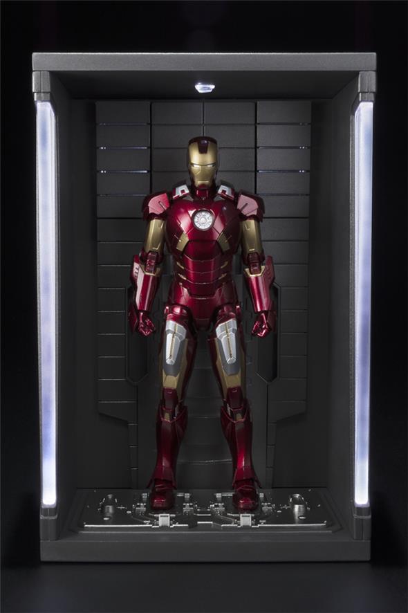 S.H. FIGUARTS - IRON MAN MARK VI + HALL OF ARMOR SET