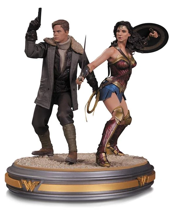 WONDER WOMAN MOVIE - WONDER WOMAN & STEVE TREVOR STATUE