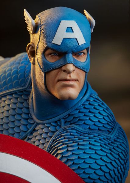 CAPTAIN AMERICA AVENGERS ASSEMBLE STATUE