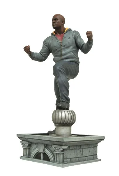 DIAMOND SELECT - LUKE CAGE NETFLIX GALLERY PVC FIGURE