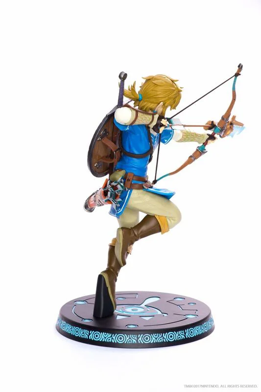 ZELDA BREATH OF THE WILD - LINK STATUE