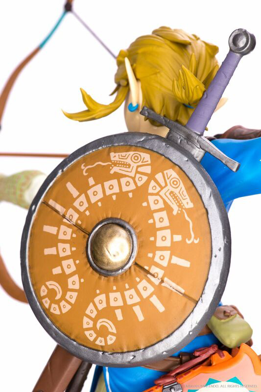 ZELDA BREATH OF THE WILD - LINK STATUE