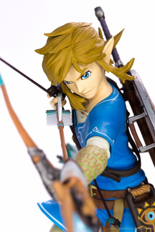 ZELDA BREATH OF THE WILD - LINK STATUE