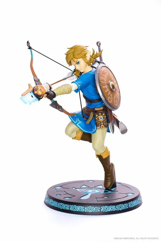 ZELDA BREATH OF THE WILD - LINK STATUE