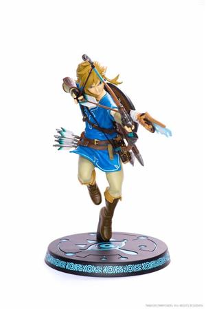 ZELDA BREATH OF THE WILD - LINK STATUE