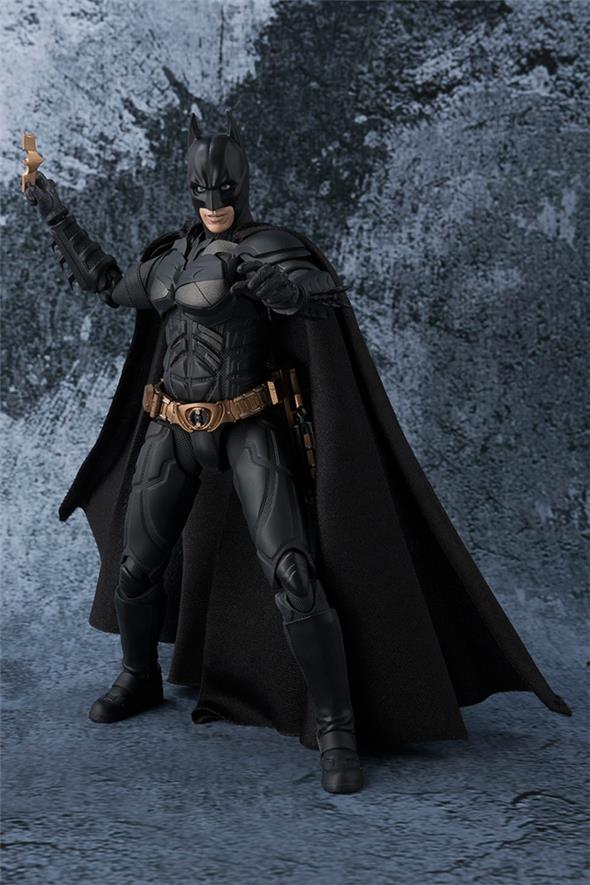 S.H. FIGUARTS - BATMAN THE DARK KNIGHT