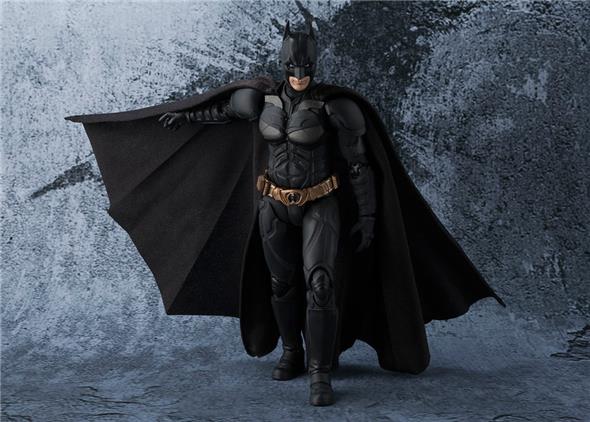 S.H. FIGUARTS - BATMAN THE DARK KNIGHT